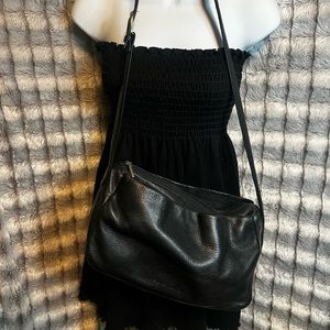 Stone Mountain Vintage Leather Hampton Multi-Shoulder Purse (Black)